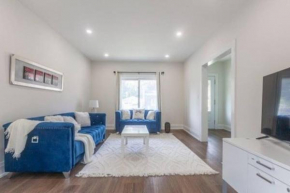 Cozy, Fully Renovated Home Near Lake- Lorne Park